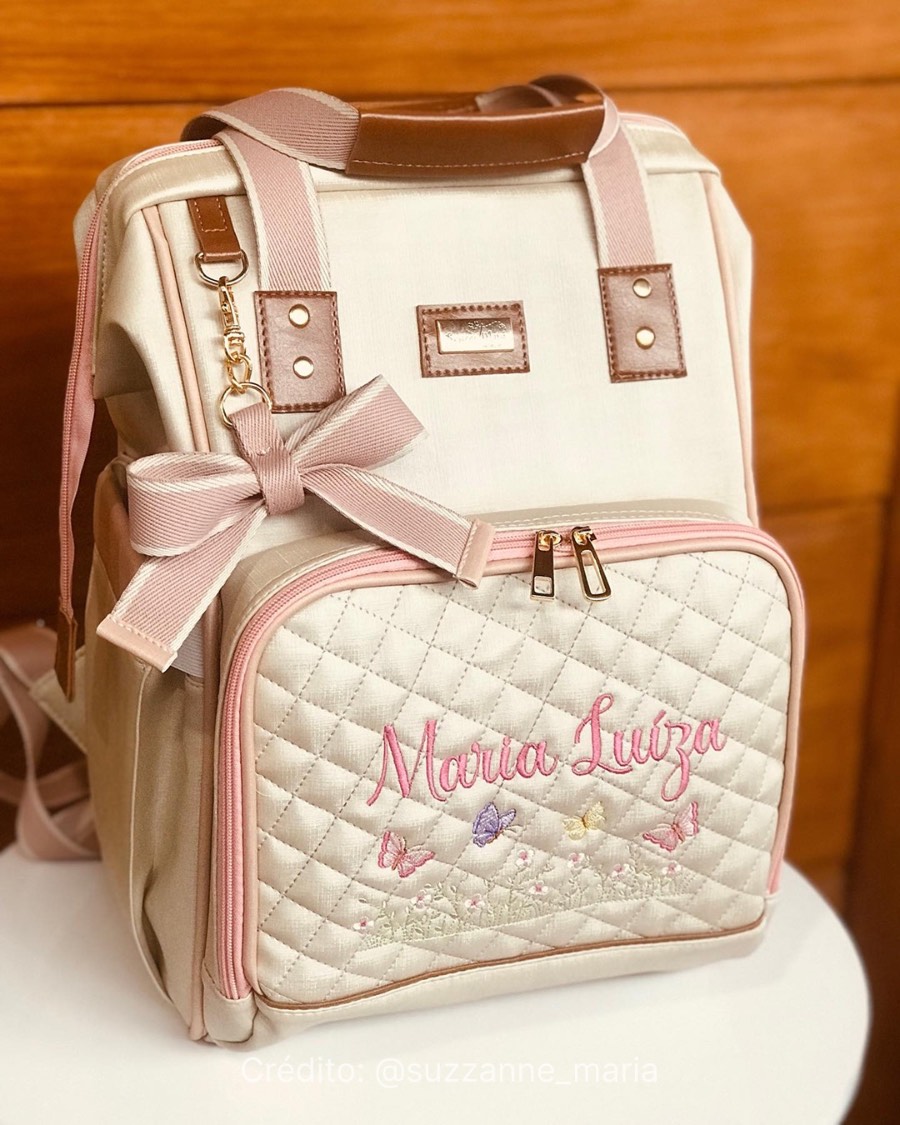 Mochila multifuncional Maria Luíza, confeccionada por uma aluna
