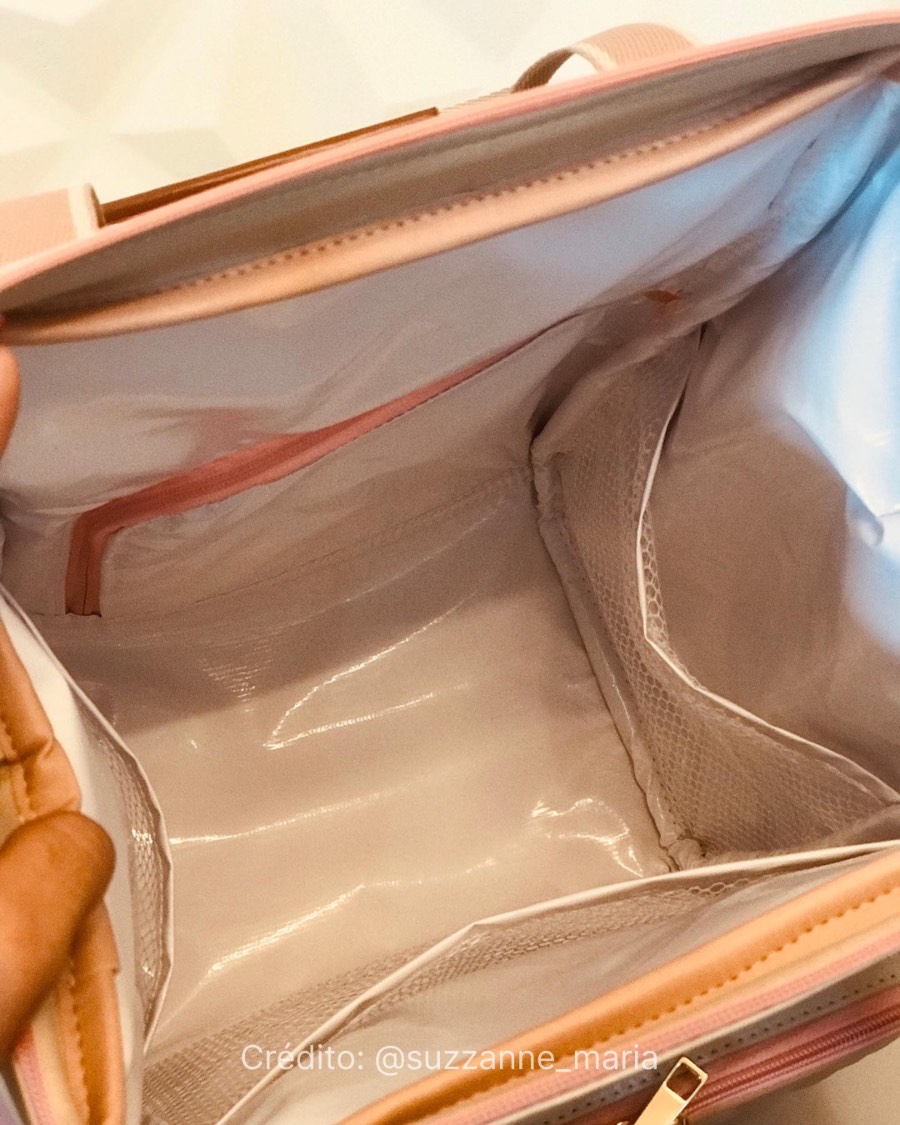 Detalhe do forro interno da mochila multifuncional